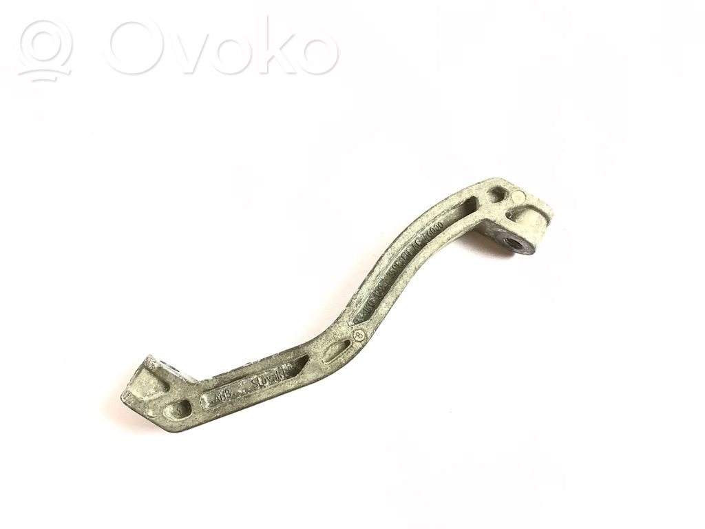 Skoda Octavia Mk3 (5E) Engine mounting bracket 