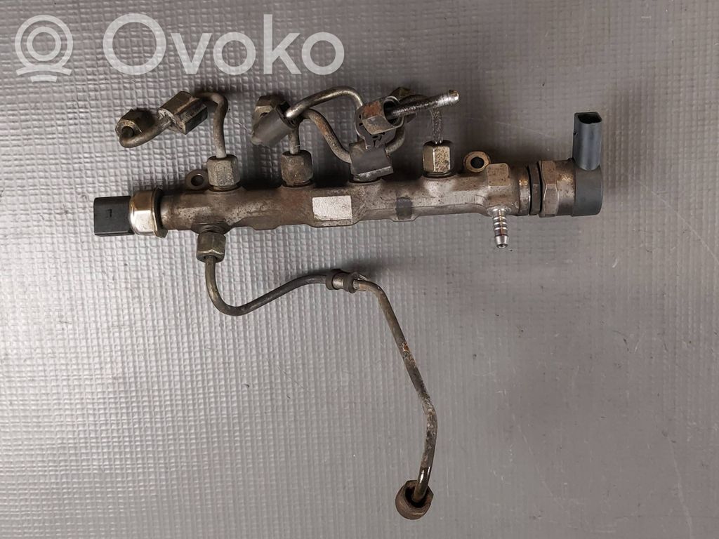 Audi A3 S3 8V Listwa wtryskowa 