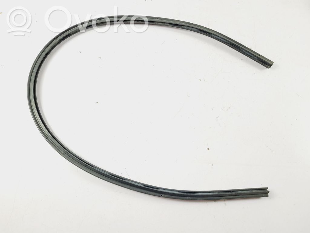 Volvo S90, V90 Engine compartment rubber 