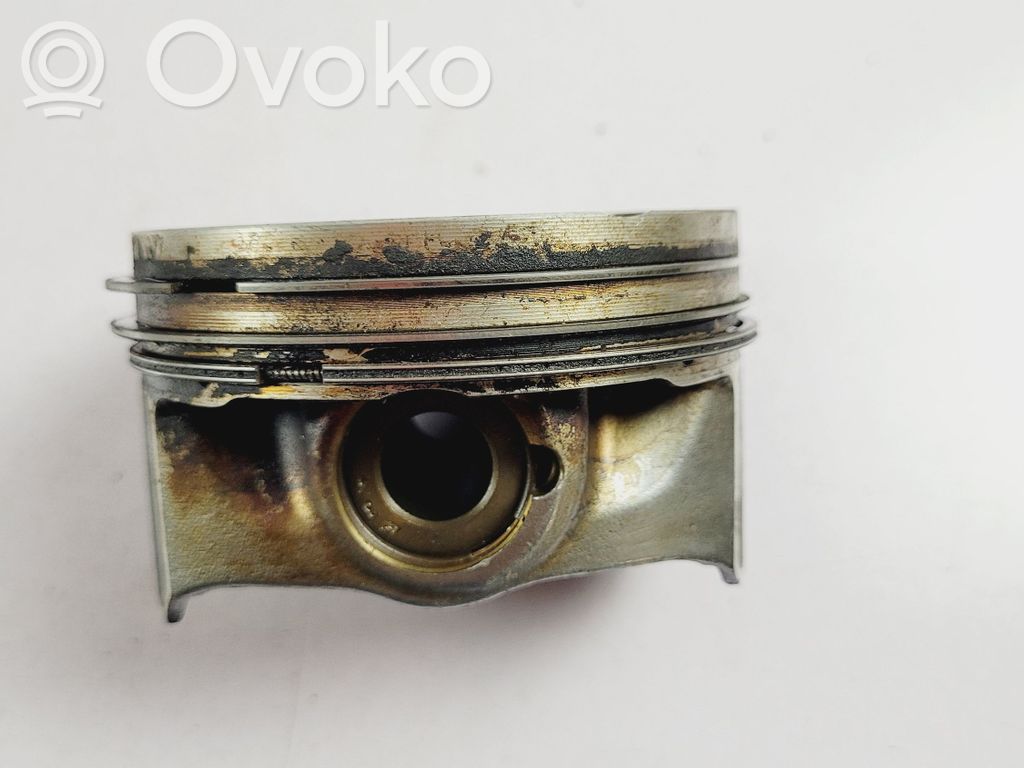 Audi A4 S4 B9 Piston 