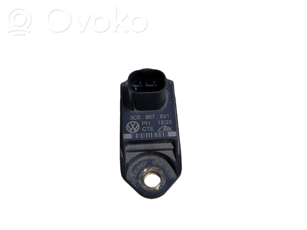 Volkswagen Touran II Airbag deployment crash/impact sensor 