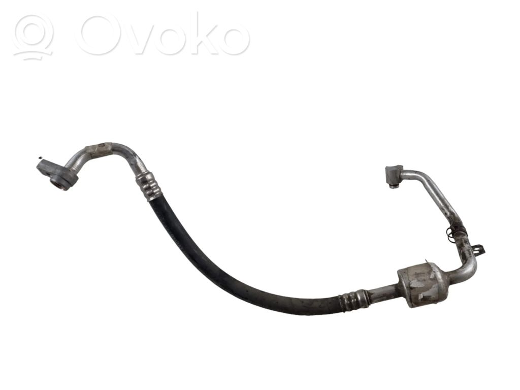Ford Focus Ilmastointilaitteen putki (A/C) 
