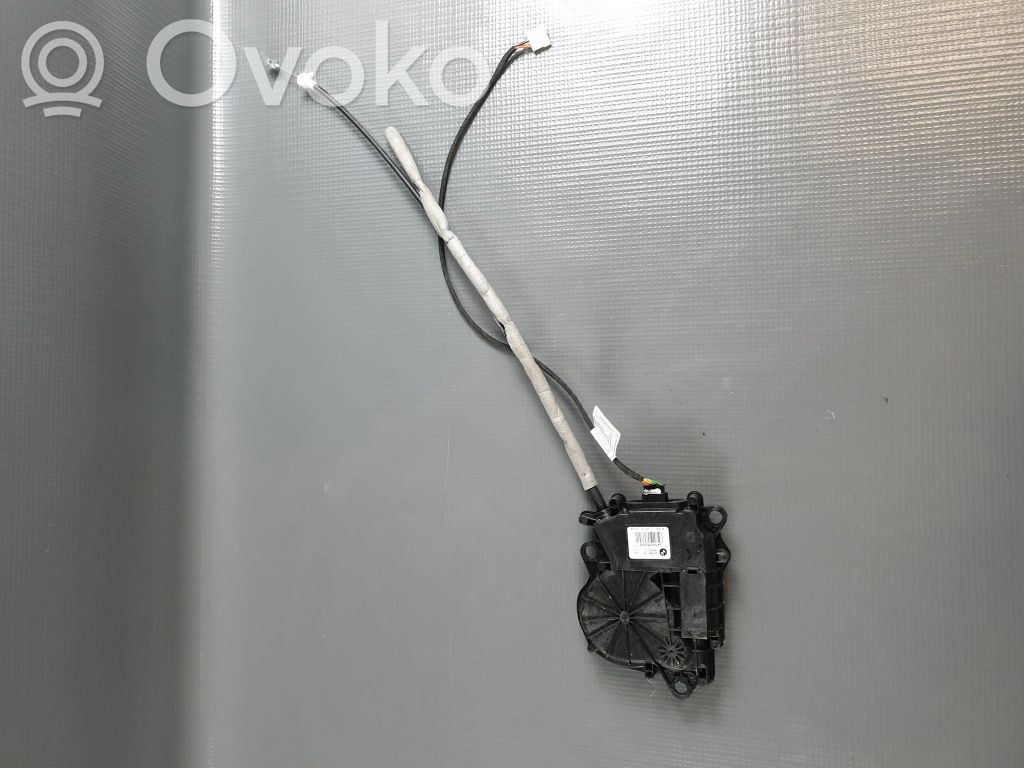 BMW i4 Bagāžnieka pārsega vadības bloks 