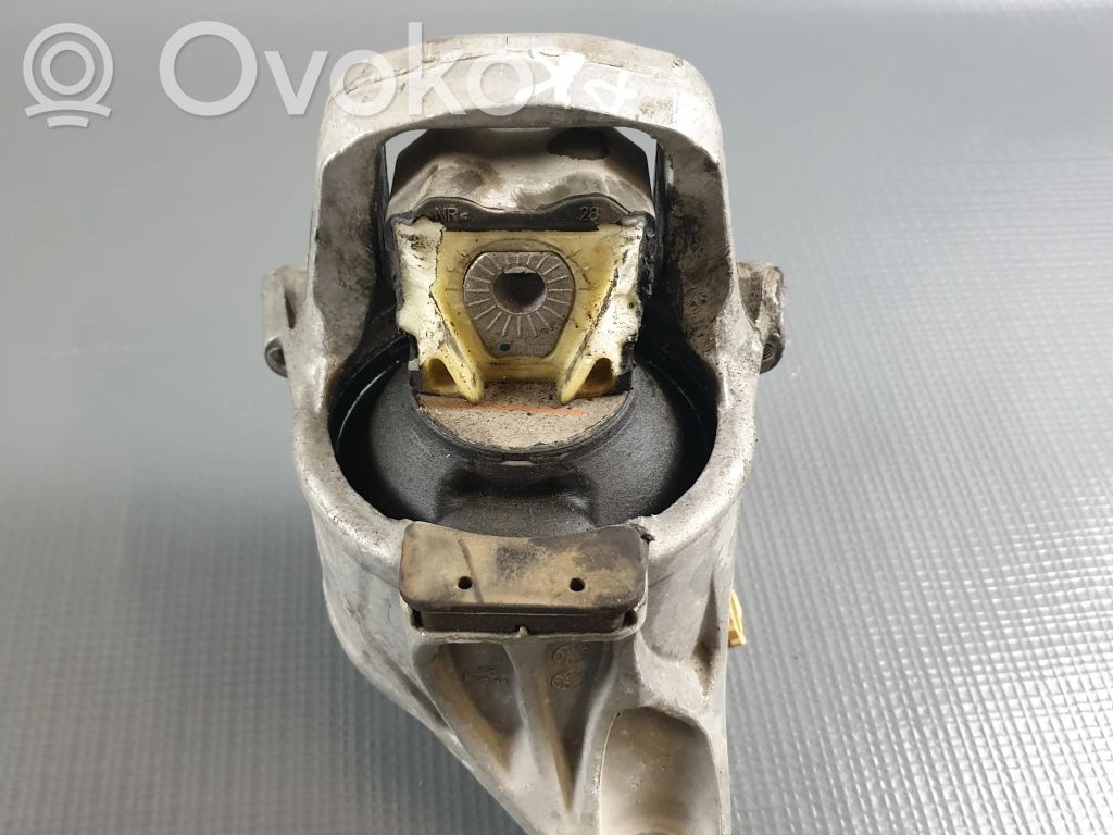 Audi A4 S4 B9 Engine mount bracket 