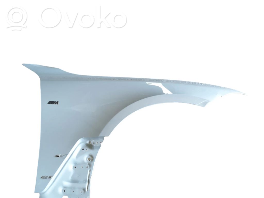 BMW i4 Крыло 