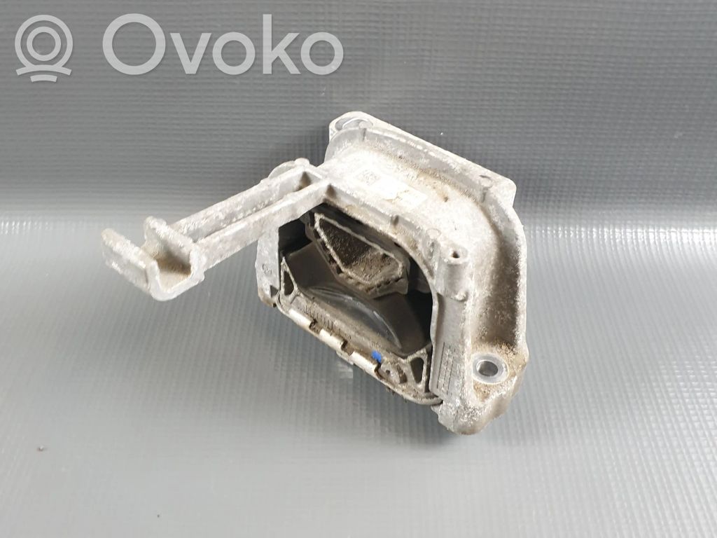 Volkswagen Golf VII Engine mount bracket 