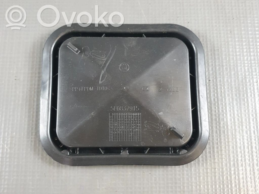 Skoda Octavia Mk3 (5E) Inne elementy wykończeniowe drzwi przednich 