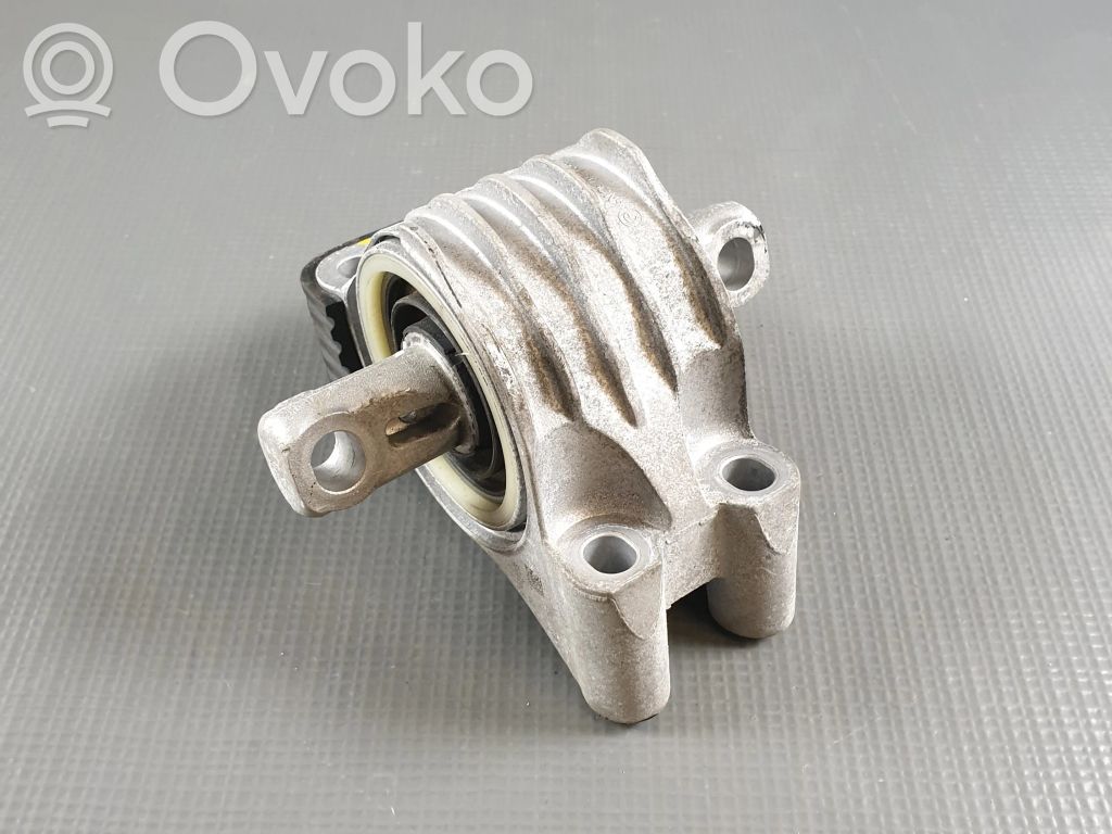 BMW i4 Engine mount bracket 