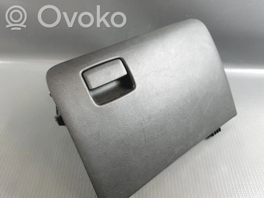 Suzuki Vitara (LY) Glove box 