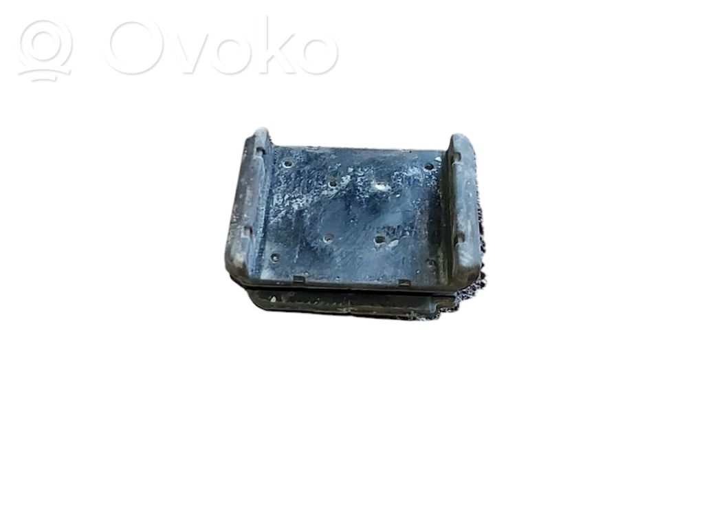 Volvo V90 Cross Country Rear coil spring rubber mount 
