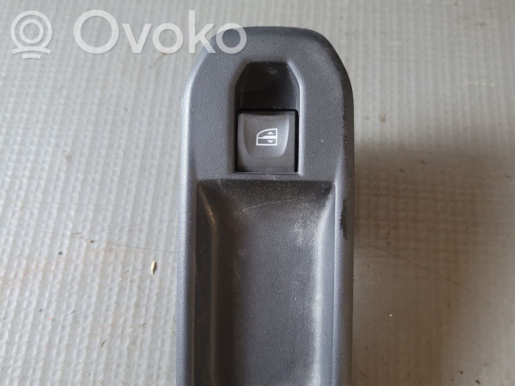 Dacia Duster II Electric window control switch 