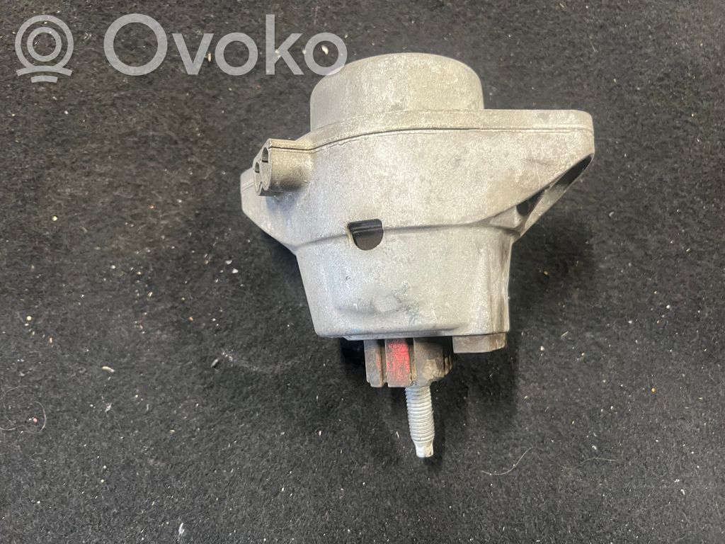Chevrolet Camaro Engine mount bracket 