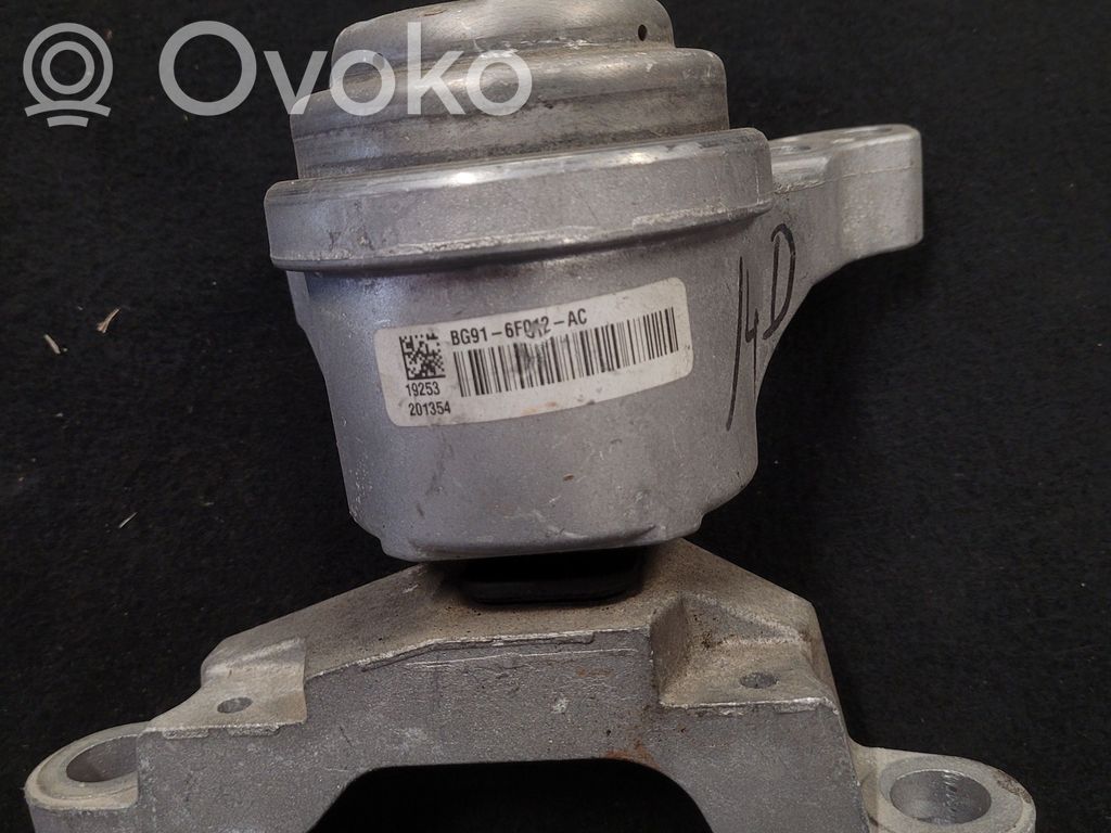Ford Fusion II Engine mount bracket 