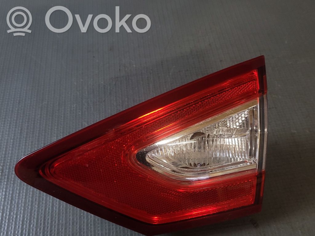 Lampy tylnej klapy bagażnika   DS7313A602AE