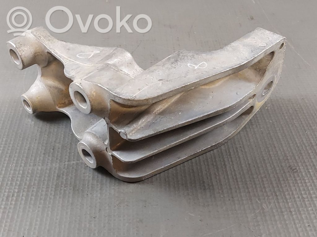Ford Mustang VI Engine mounting bracket 
