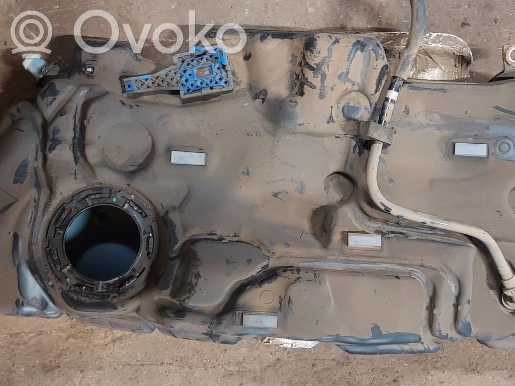 Volvo S90, V90 Polttoainesäiliö 