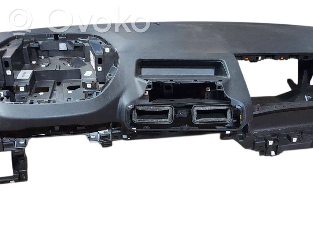 Peugeot Partner III Dashboard 