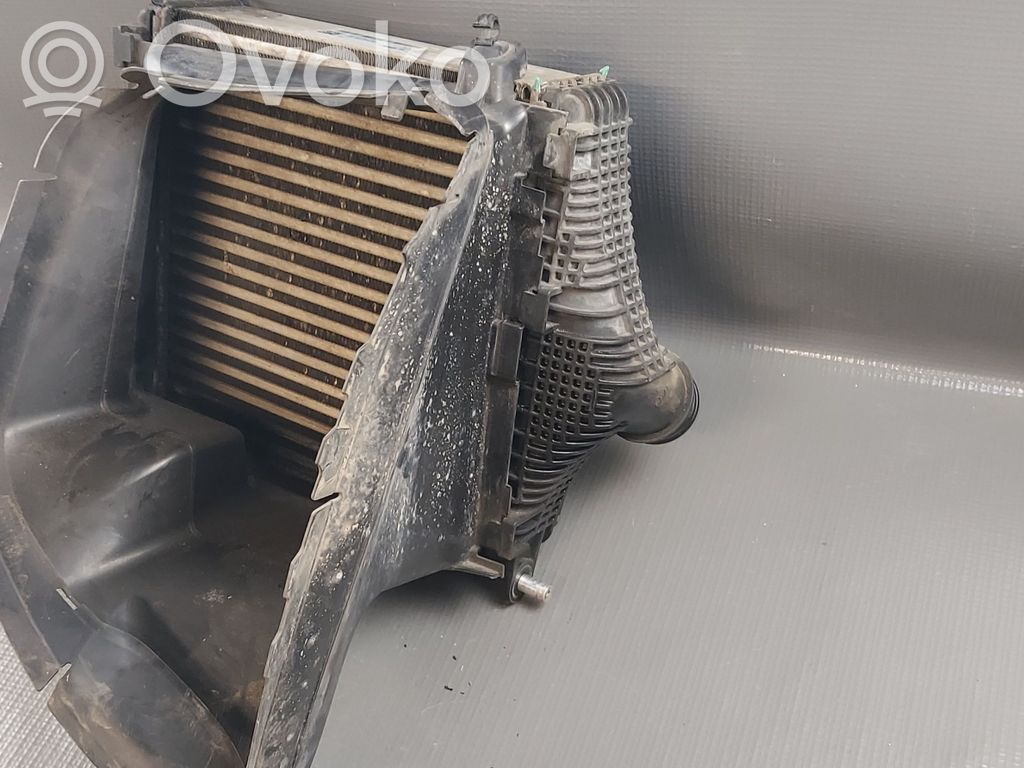 Audi SQ7 Interkūlerio radiatorius 