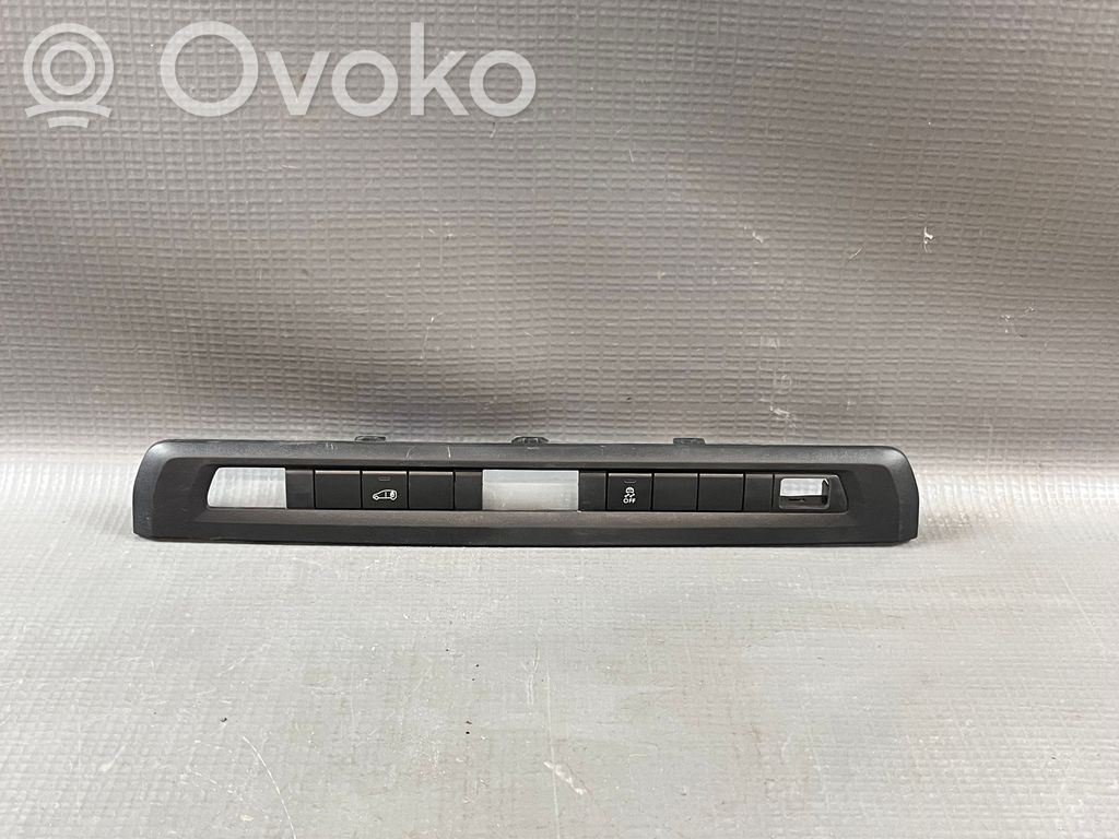 Toyota Proace Kita panelės detalė 