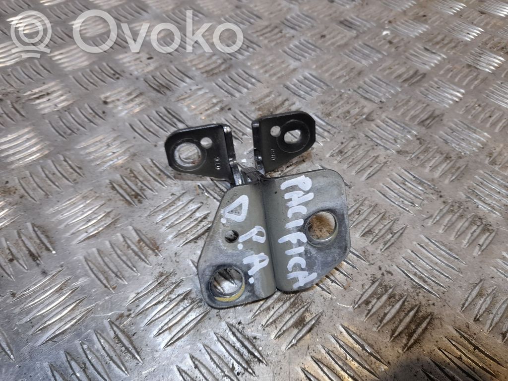 Front door lower hinge   773A,773