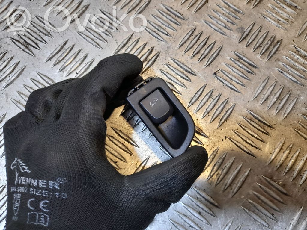 Audi A5 8T 8F Tailgate opening switch 