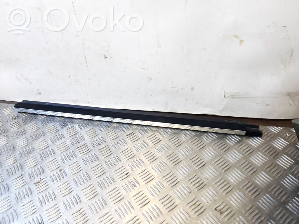 BMW 7 F01 F02 F03 F04 Aizmugurē durvju stikla apdare 