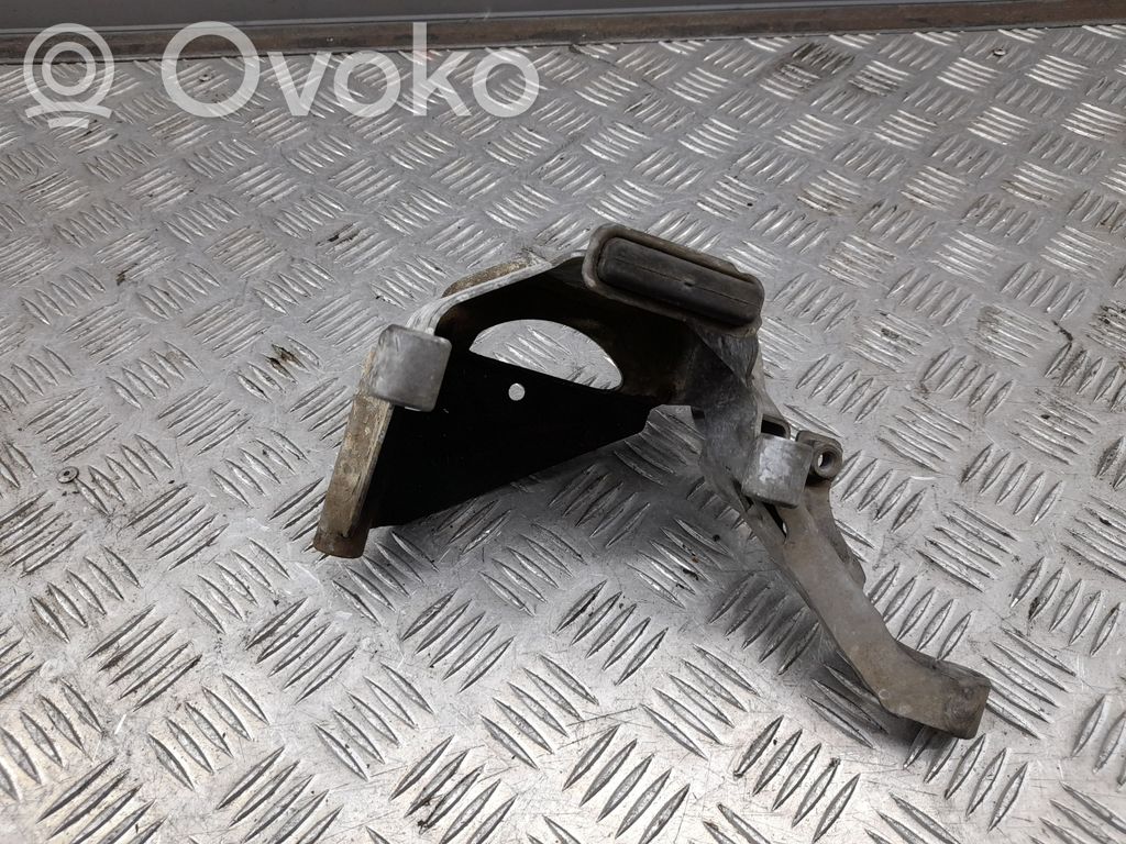 Engine mounting bracket   4H0399059G