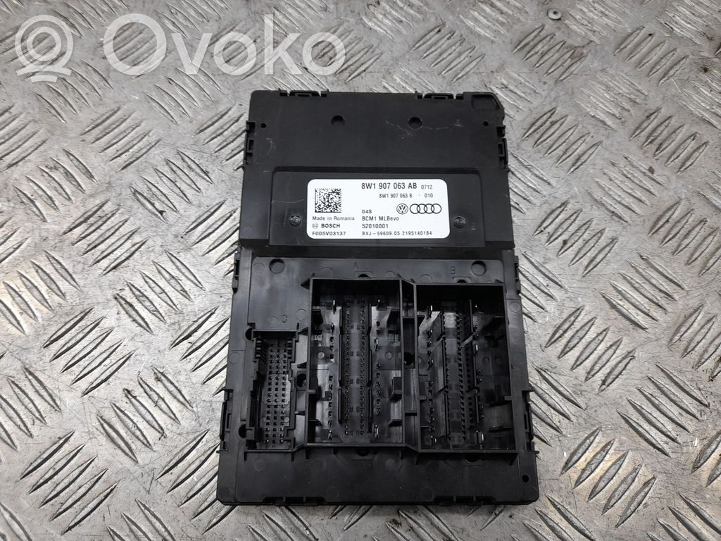 Mukavuusmoduuli   8W1907063AB