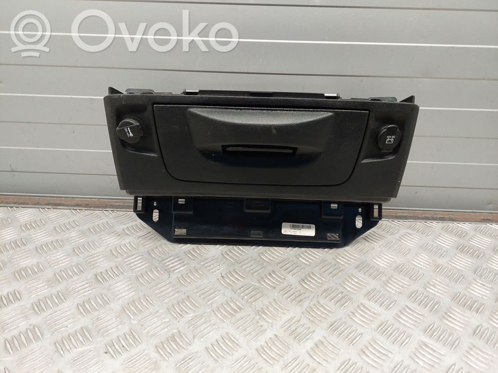 Dodge RAM Schowek deski rozdzielczej 