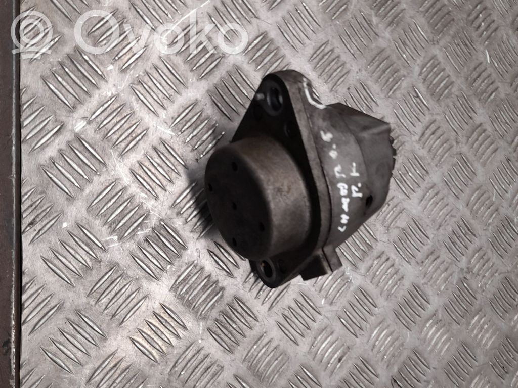 Chevrolet Camaro Engine mount bracket 