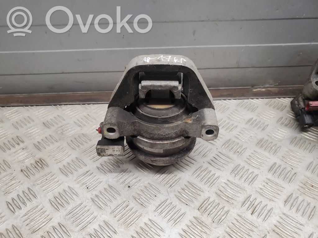 Audi A8 S8 D4 4H Engine mount bracket 