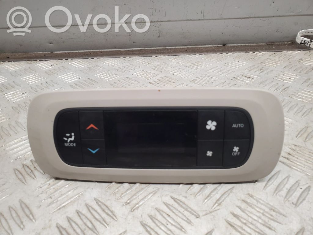 Chrysler Pacifica Climate control unit 