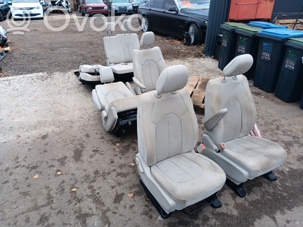 Juego interior   C50439101,Z7517902,T62WK266704561,101963030BLA,5RJ47DX9AD