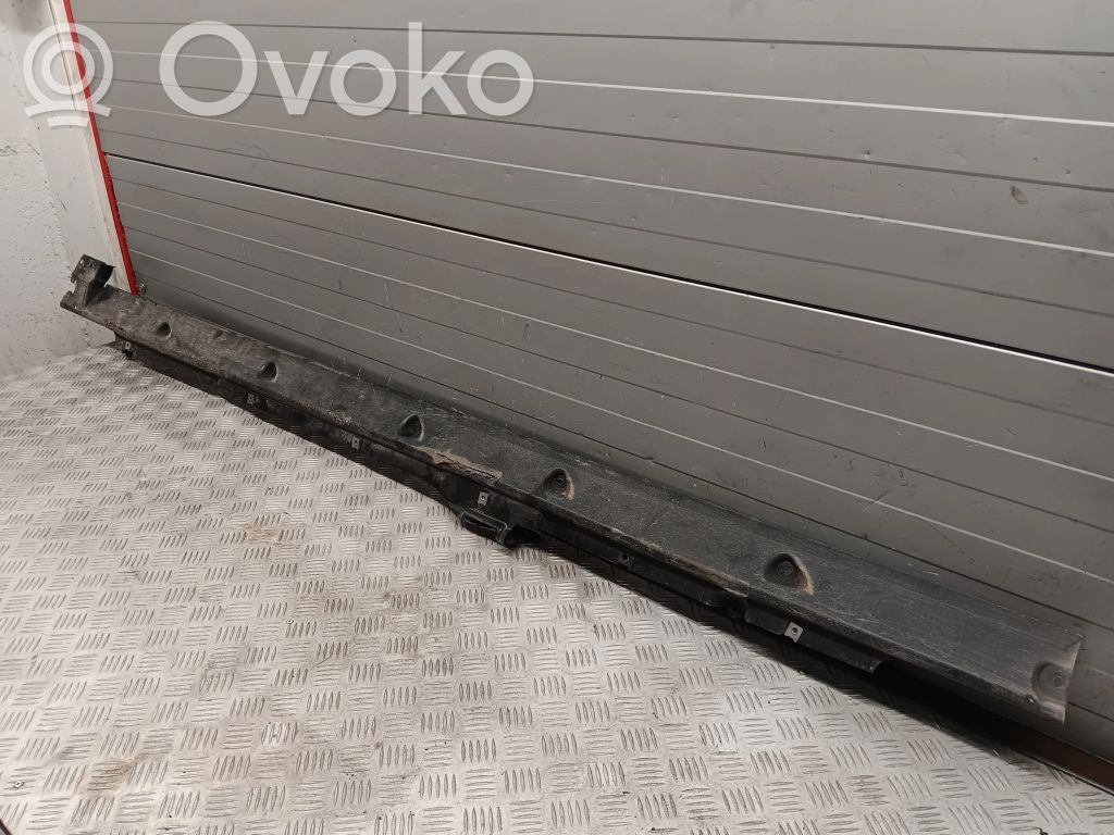 Audi Q8 Protección inferior lateral 