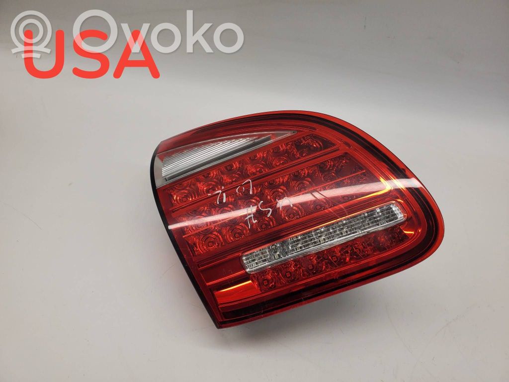 Porsche Cayenne (92A) Lampy tylnej klapy bagażnika
