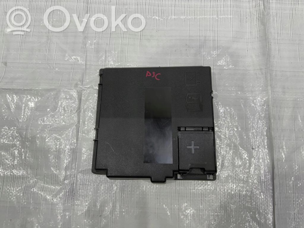 Land Rover Discovery Sport Battery box tray cover/lid 