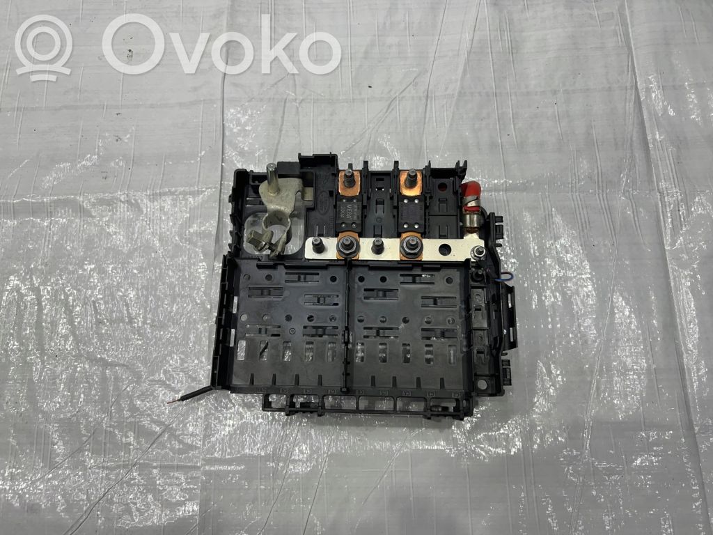 Land Rover Discovery Sport Sicherung des Batterierelais 