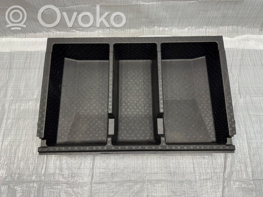 KIA Sorento IV Rivestimento vano della ruota di scorta 