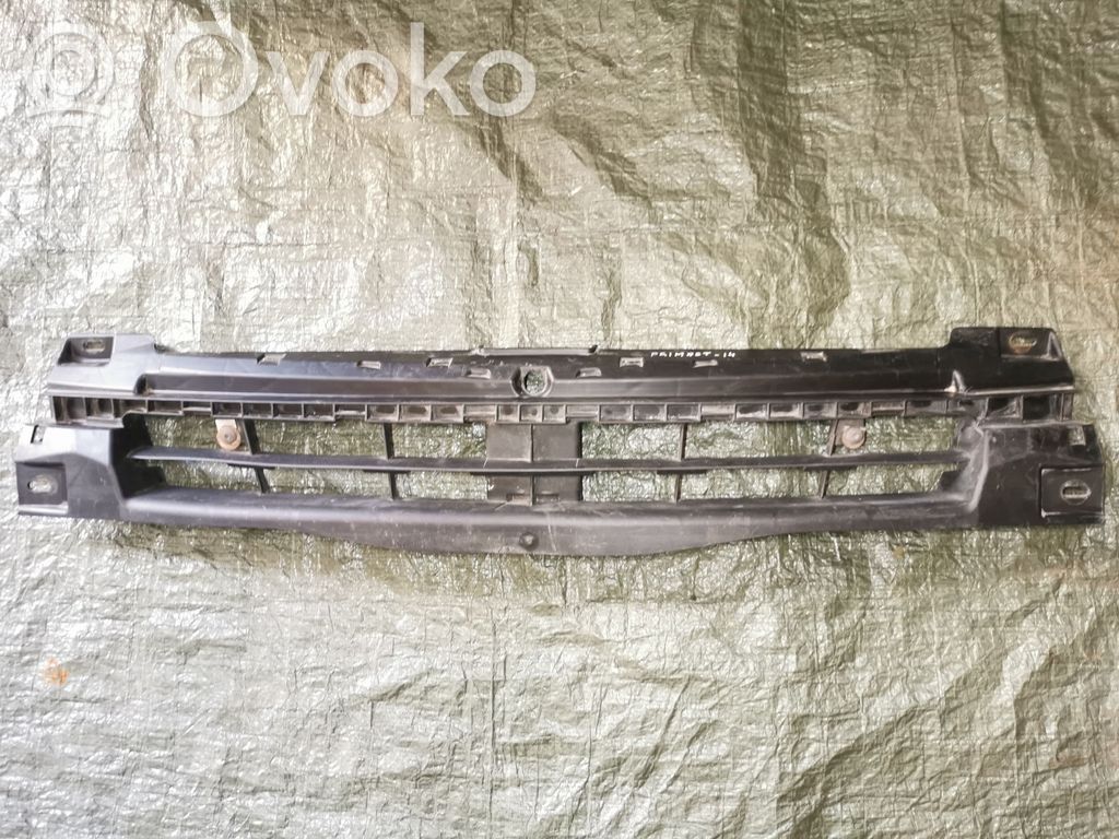 Nissan Primastar Maskownica / Grill / Atrapa górna chłodnicy 