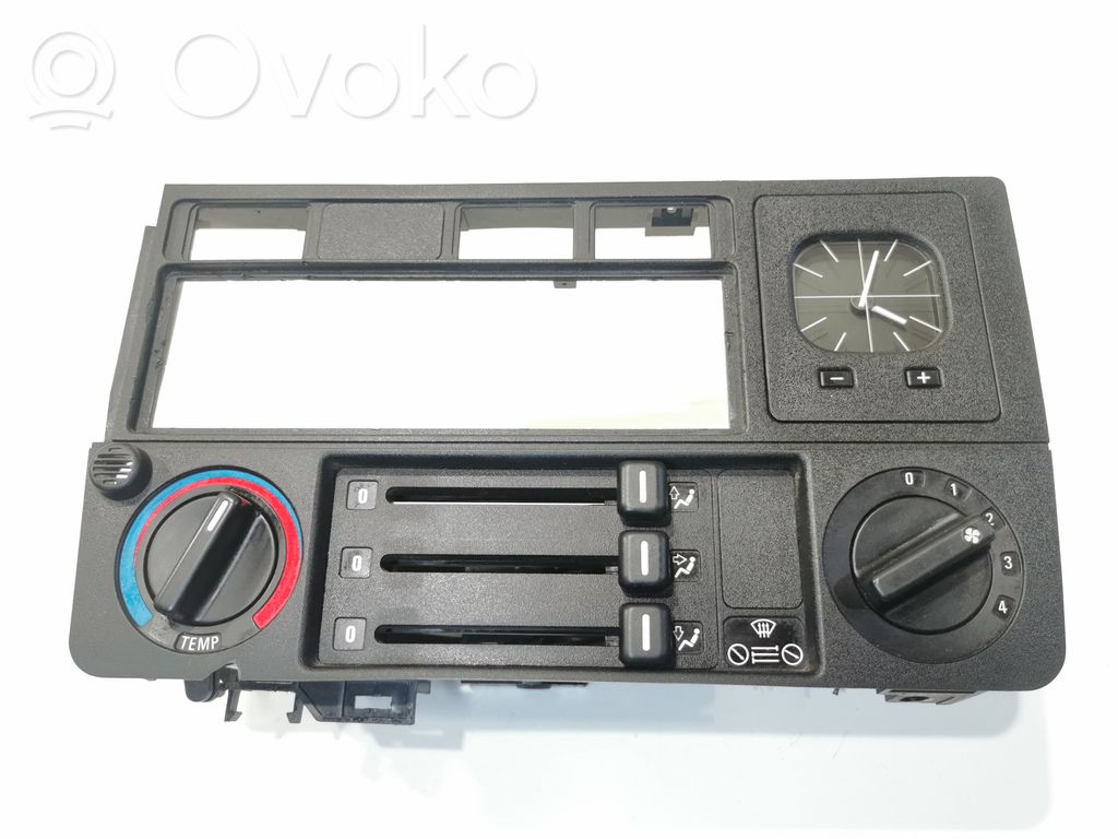 BMW 3 E30 Climate control unit 