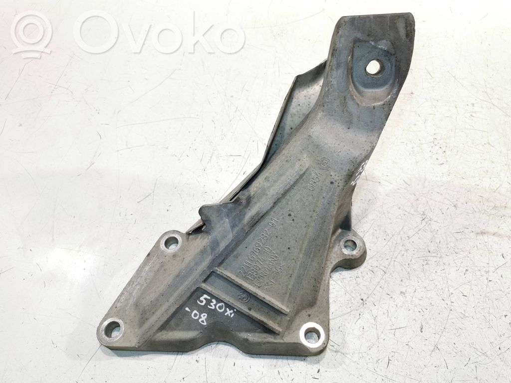 BMW 5 E60 E61 Engine mounting bracket 