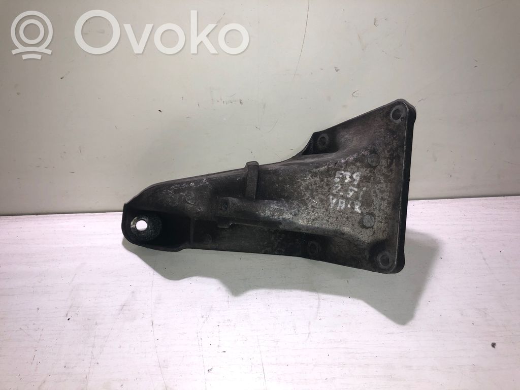 BMW 5 E39 Engine mounting bracket 