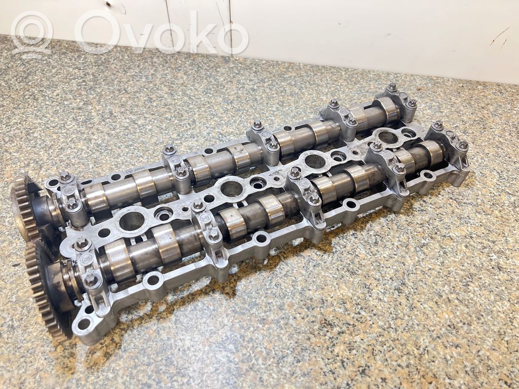 Engine head   7797513