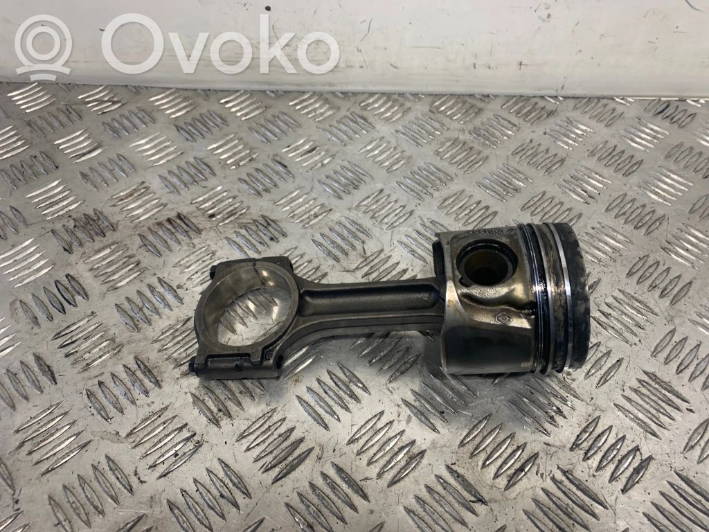 Renault Trafic II (X83) Piston avec bielle 