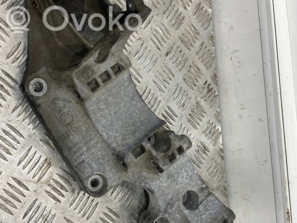 Volkswagen Caddy Mocowanie alternatora 