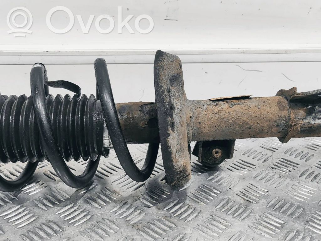 Opel Ampera Priekšpusē amortizators 