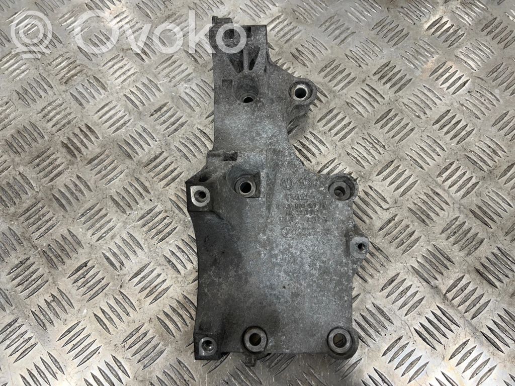 Volkswagen Golf V Engine mounting bracket 