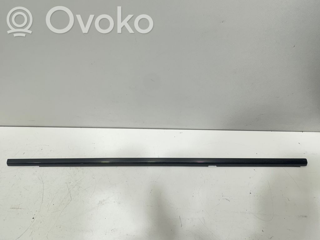 BMW 3 F30 F35 F31 Listwa / Uszczelka szyby drzwi przednich 