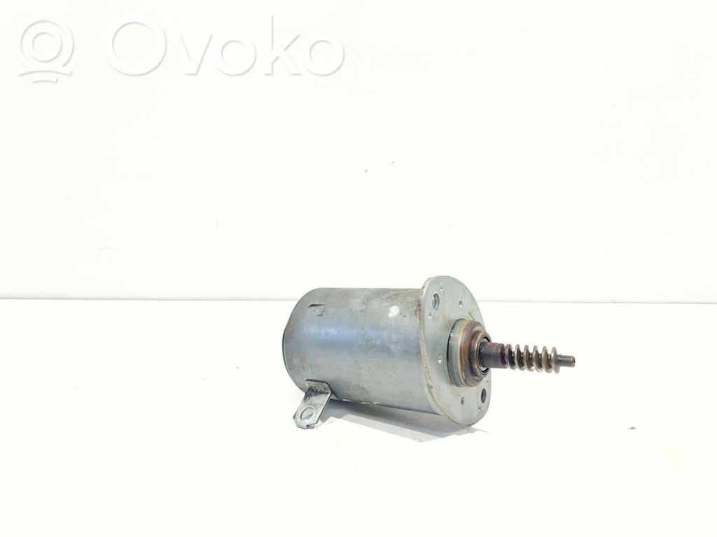 BMW 3 E90 E91 Sadales fāžu regulators 