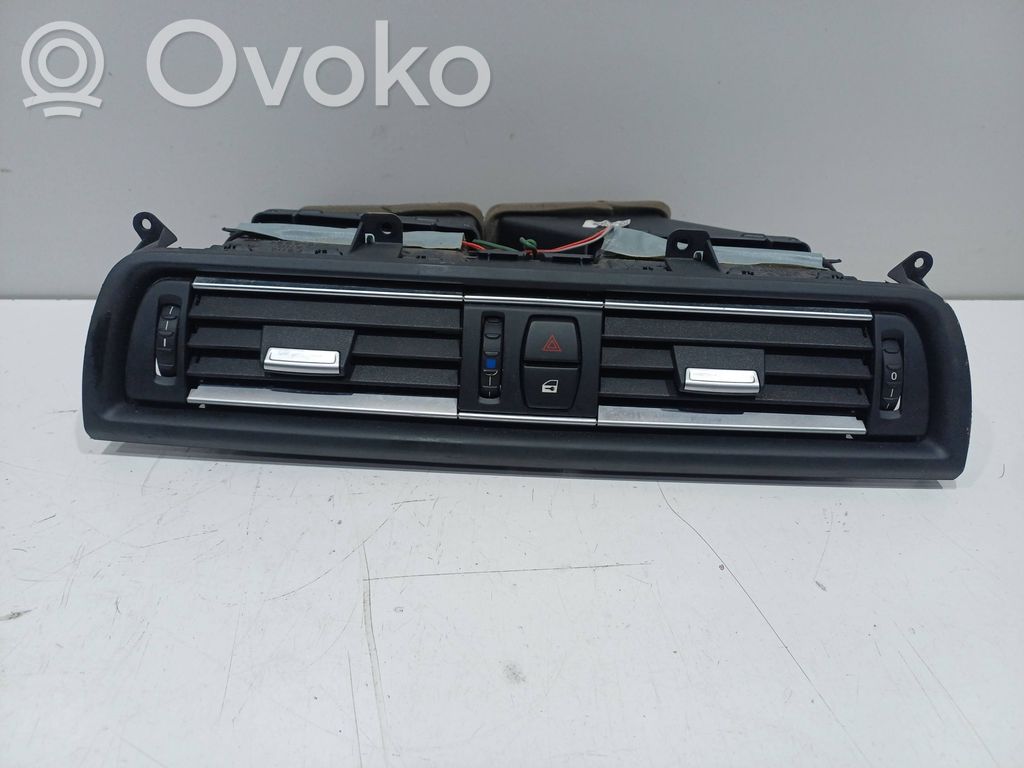 BMW 5 F10 F11 Dysze / Kratki środkowego nawiewu deski rozdzielczej 